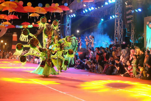 Meriahnya Semarang Night Carnival