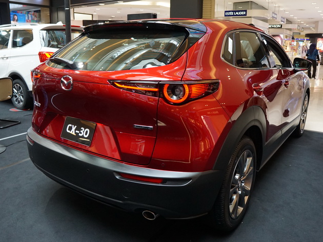 Tampak belakang Mazda CX 30