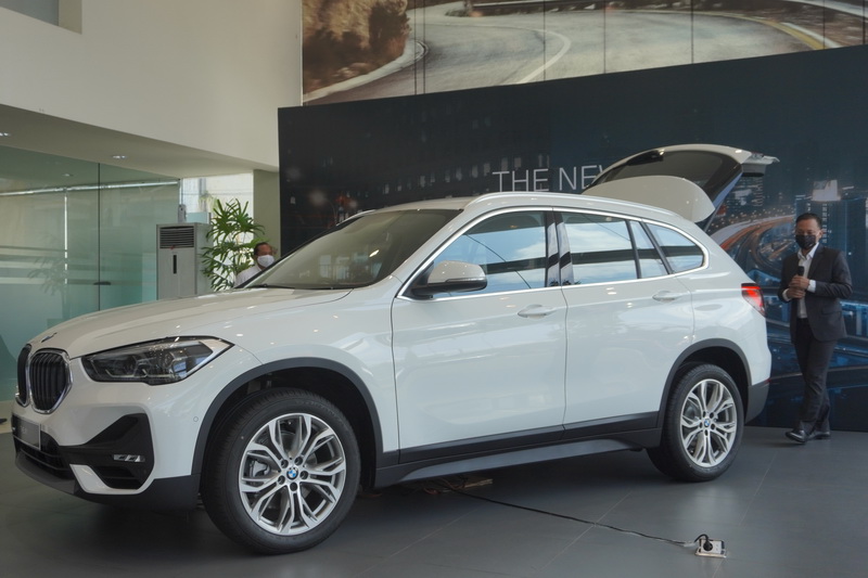 tampak samping bmw new x1