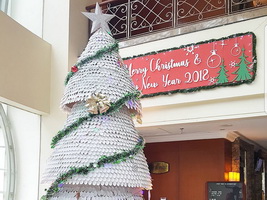 Uniknya Pohon Natal Grand Arkenso Parkview