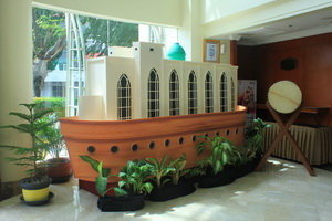 Sambut Ramadhan, Grand Arkenso Tampilkan Replika Masjid Kapal