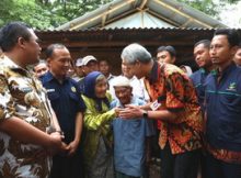 Program RTLH Pemprov Jateng Buat Kakek Nenek ini Bahagia